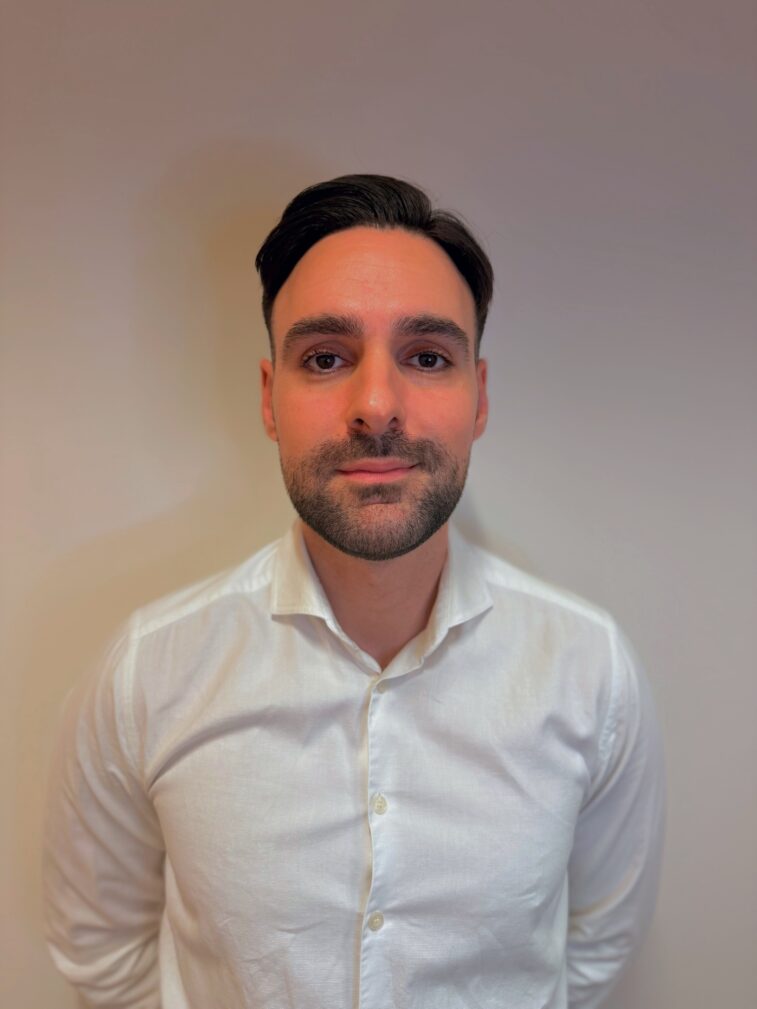 238A3DC8-F1B4-4DF8-A4BB-44AB92D1A049 Iman Ehsani, rektor